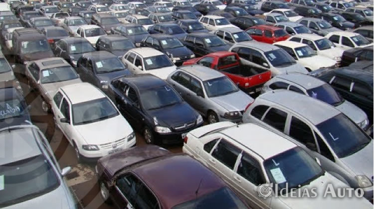 Estratégias Vencedoras em Leilões de Veículos